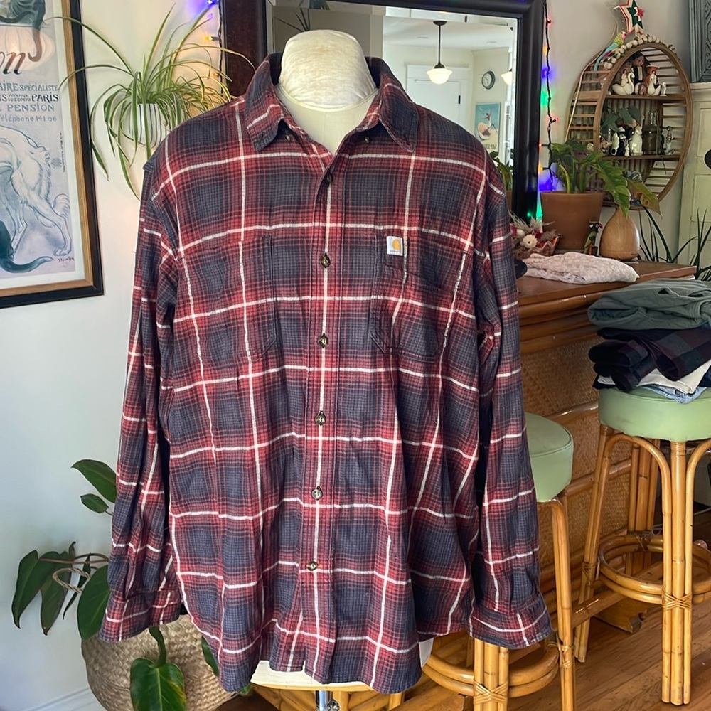 Men’s long sleeve carhartt Button down work shirt - L